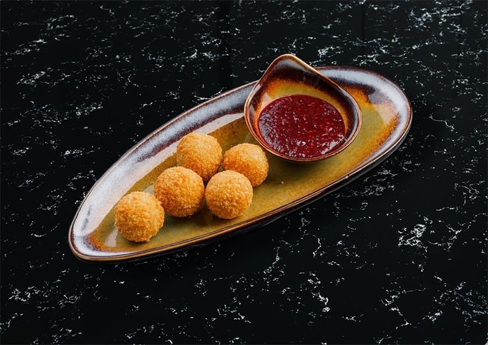 Хот Чиз  с ягодным соусом