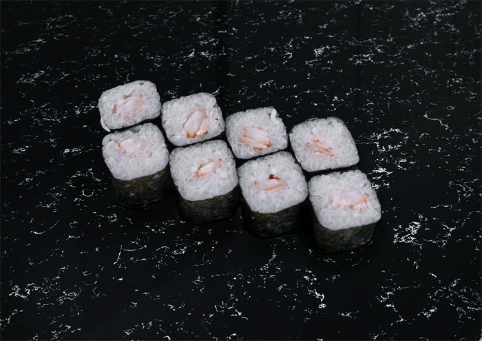 Классический ролл с креветкой